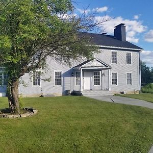 The Bond 1786 Inn (Adults Only)
